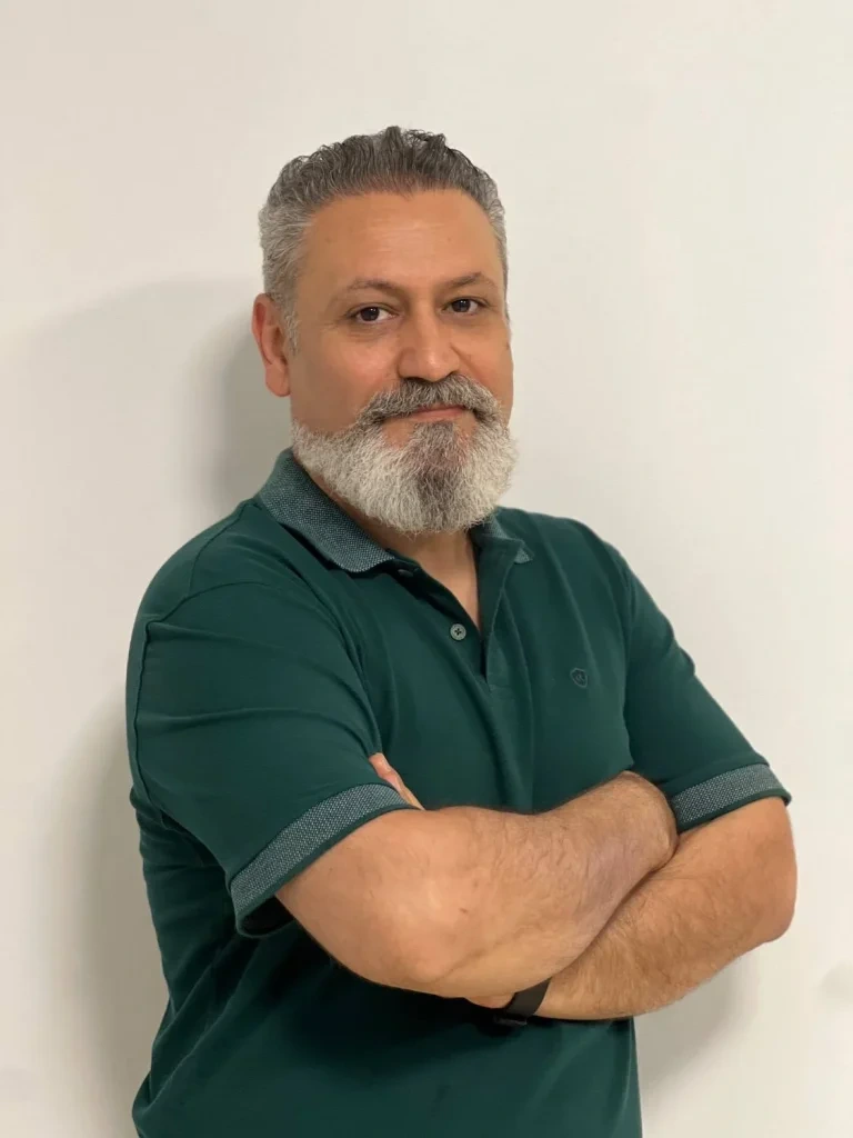 آقای علیرضا قلی‌نژاد